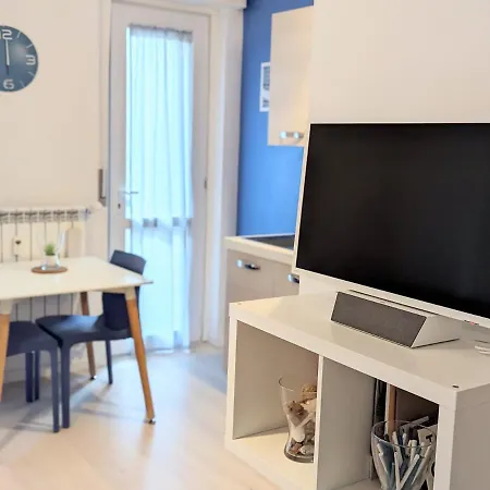 Large New Stylish Studio Apt - Metro Fast Wifi A/c * Milano